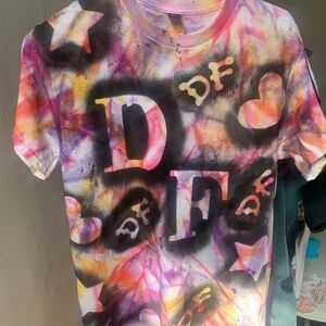 Custom fabric paint Drip Fean Graphic T-Shirt